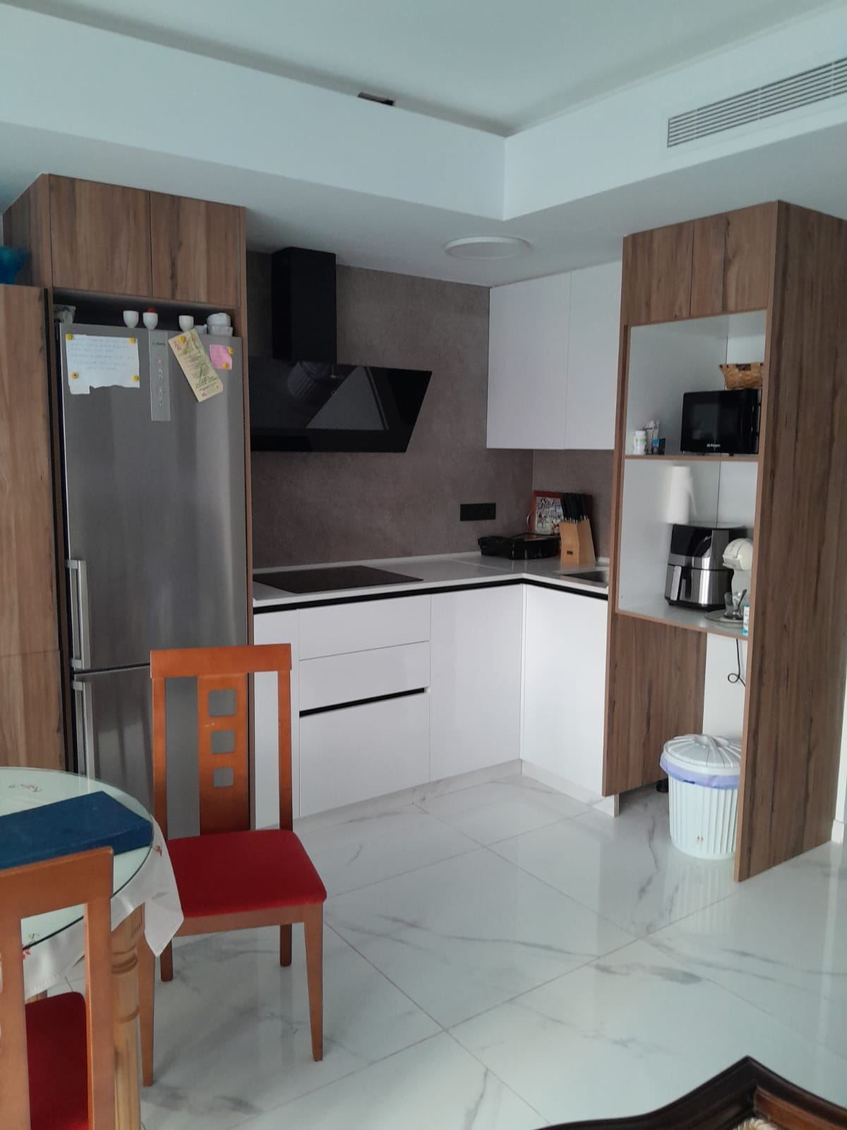 For sale - 3 Bedroom 2 Bathroom Apartment - Middle Floor Apartment in Torrevieja - Torrevieja Centro  - Alicante