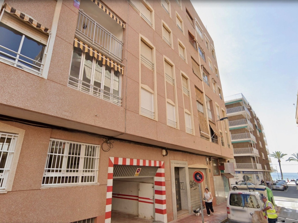 3 Bedroom 2 Bathroom Apartment - Middle Floor Apartment in Torrevieja