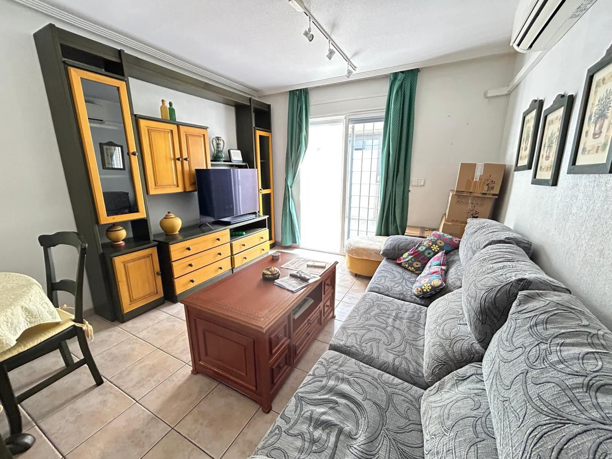 For sale - 3 Bedroom 2 Bathroom House - Townhouse in Torrevieja - Torrevieja Centro  - Alicante