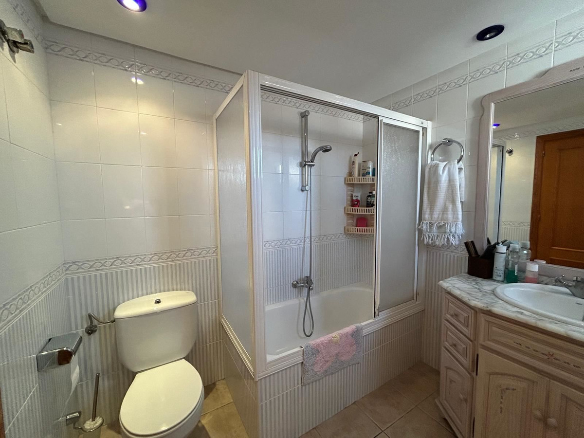 For sale - 3 Bedroom 2 Bathroom House - Townhouse in Torrevieja - Torrevieja Centro  - Alicante
