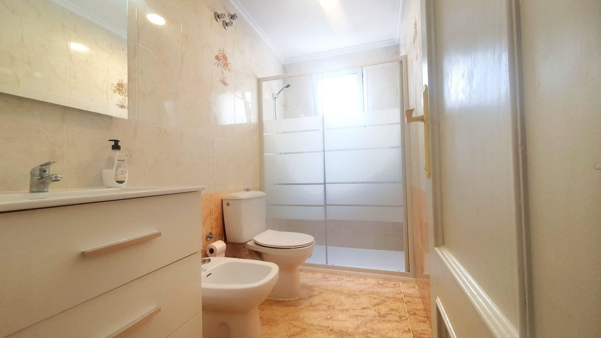 For sale - 1 Bedroom 1 Bathroom Apartment - Top Floor Apartment in Torrevieja - Torrevieja Centro  - Alicante