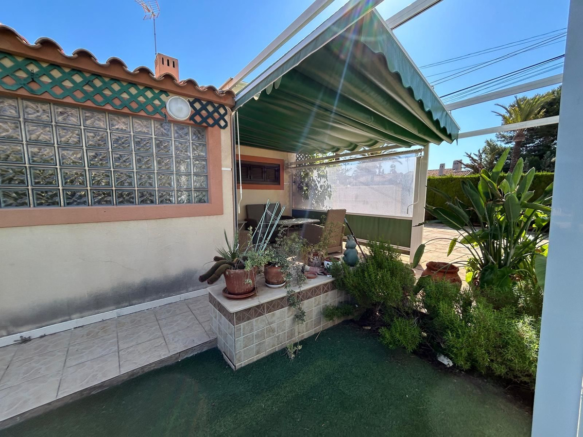 For sale - 3 Bedroom 3 Bathroom House - Detached Villa in Orihuela - Cabo Roig  - Alicante
