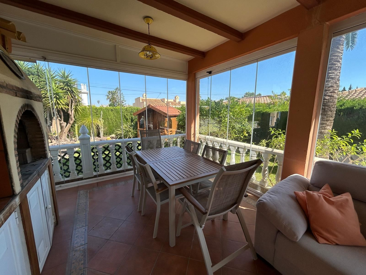 For sale - 3 Bedroom 3 Bathroom House - Detached Villa in Orihuela - Cabo Roig  - Alicante
