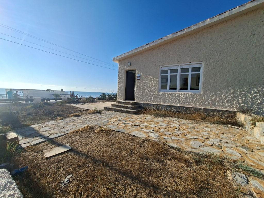 For sale - 3 Bedroom 1 Bathroom House - Townhouse in Torrevieja - Torrevieja Centro  - Alicante