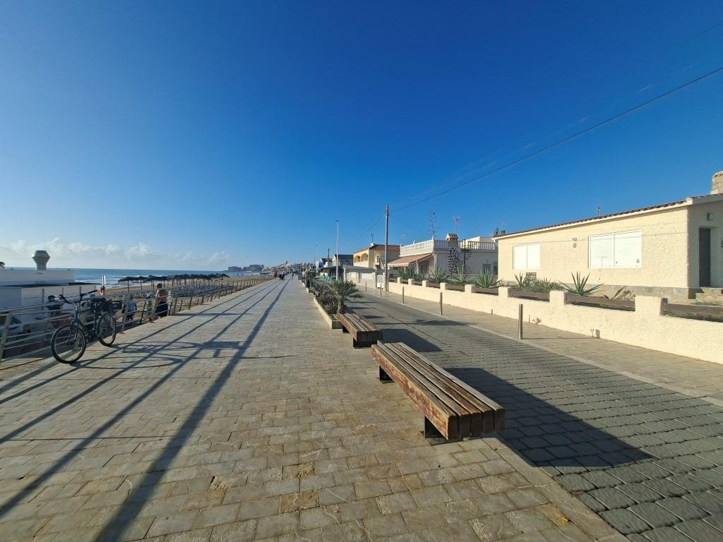 For sale - 3 Bedroom 1 Bathroom House - Townhouse in Torrevieja - Torrevieja Centro  - Alicante