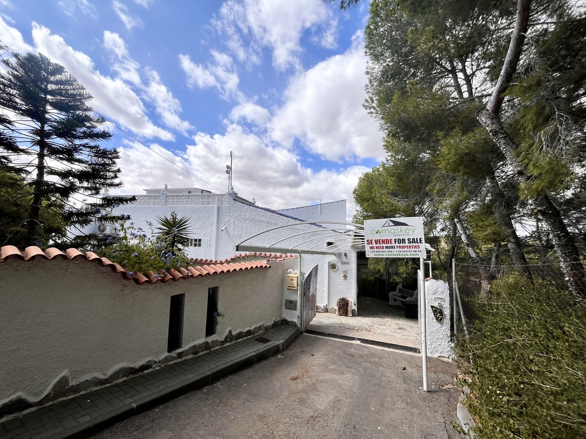 For sale - 3 Bedroom 3 Bathroom House - Detached Villa in Pilar de la Horadada - Pinar de Campoverde  - Alicante