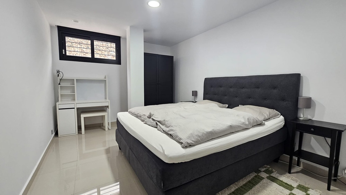 For sale - 6 Bedroom 4 Bathroom House - Detached Villa in Orihuela - Villamartin  - Alicante