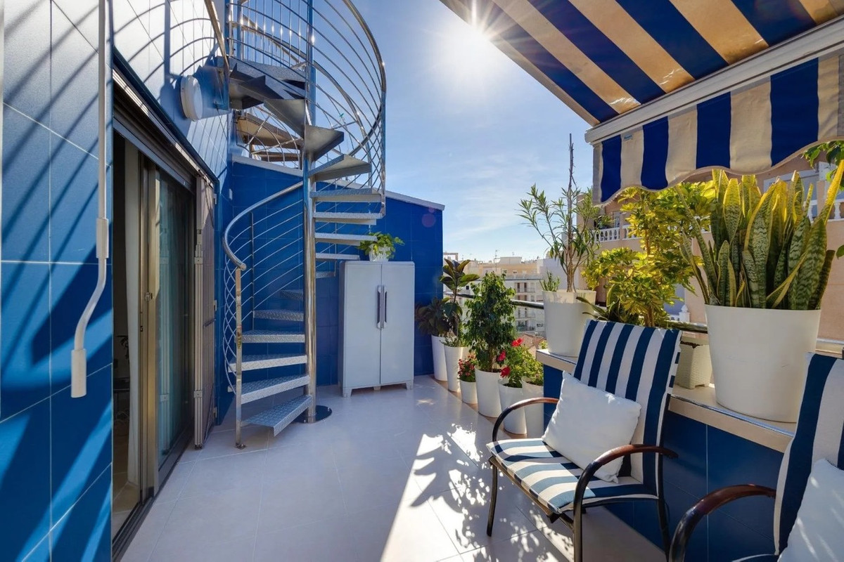 For sale - 3 Bedroom 2 Bathroom Apartment - Penthouse in Torrevieja - Torrevieja Centro  - Alicante