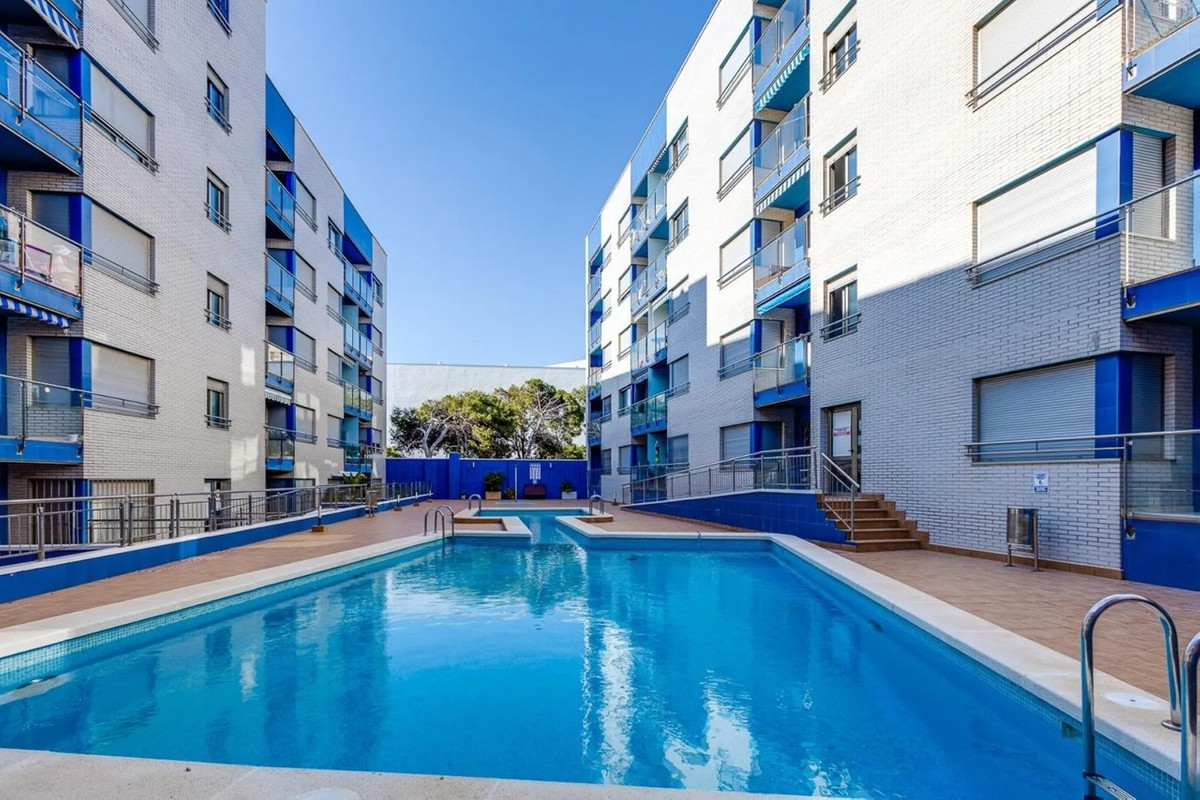 For sale - 3 Bedroom 2 Bathroom Apartment - Penthouse in Torrevieja - Torrevieja Centro  - Alicante
