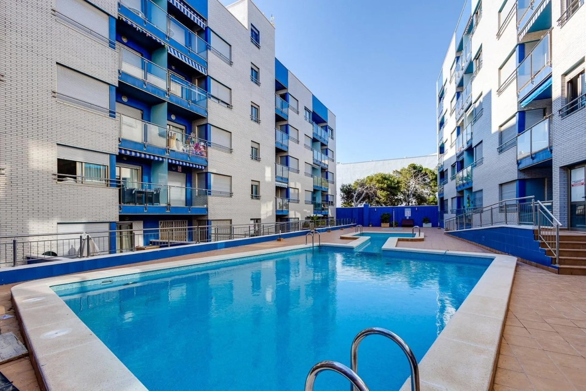 For sale - 3 Bedroom 2 Bathroom Apartment - Penthouse in Torrevieja - Torrevieja Centro  - Alicante