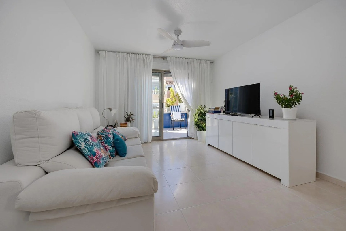 For sale - 3 Bedroom 2 Bathroom Apartment - Penthouse in Torrevieja - Torrevieja Centro  - Alicante