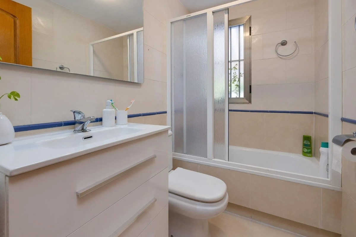 For sale - 3 Bedroom 2 Bathroom Apartment - Penthouse in Torrevieja - Torrevieja Centro  - Alicante