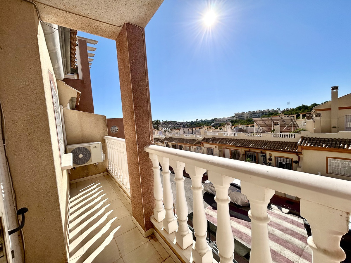 For sale - 2 Bedroom 1 Bathroom Penthouse Apartment in Villamartin - Villamartin  - Alicante