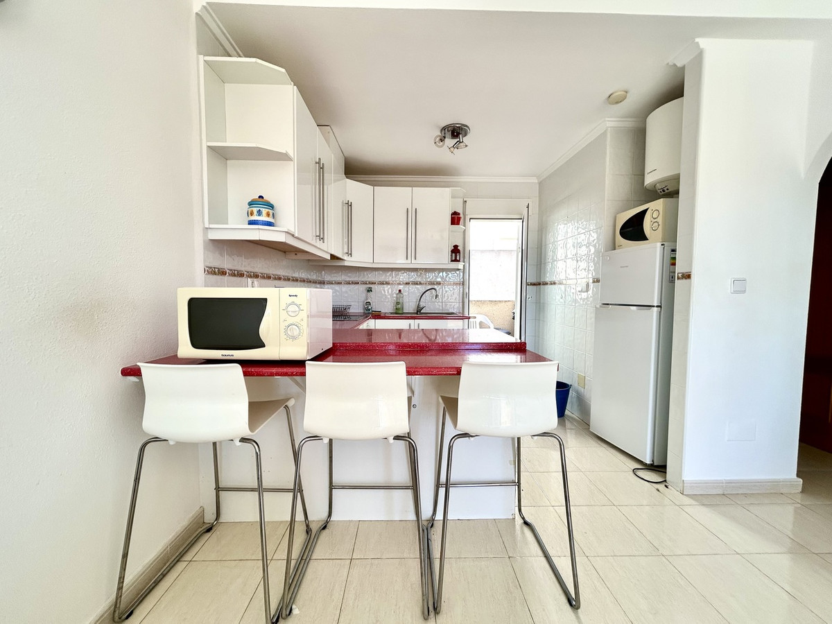 For sale - 2 Bedroom 1 Bathroom Penthouse Apartment in Villamartin - Villamartin  - Alicante