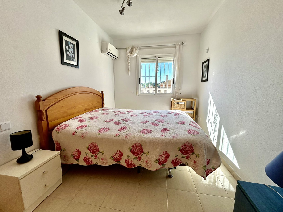 For sale - 2 Bedroom 1 Bathroom Penthouse Apartment in Villamartin - Villamartin  - Alicante