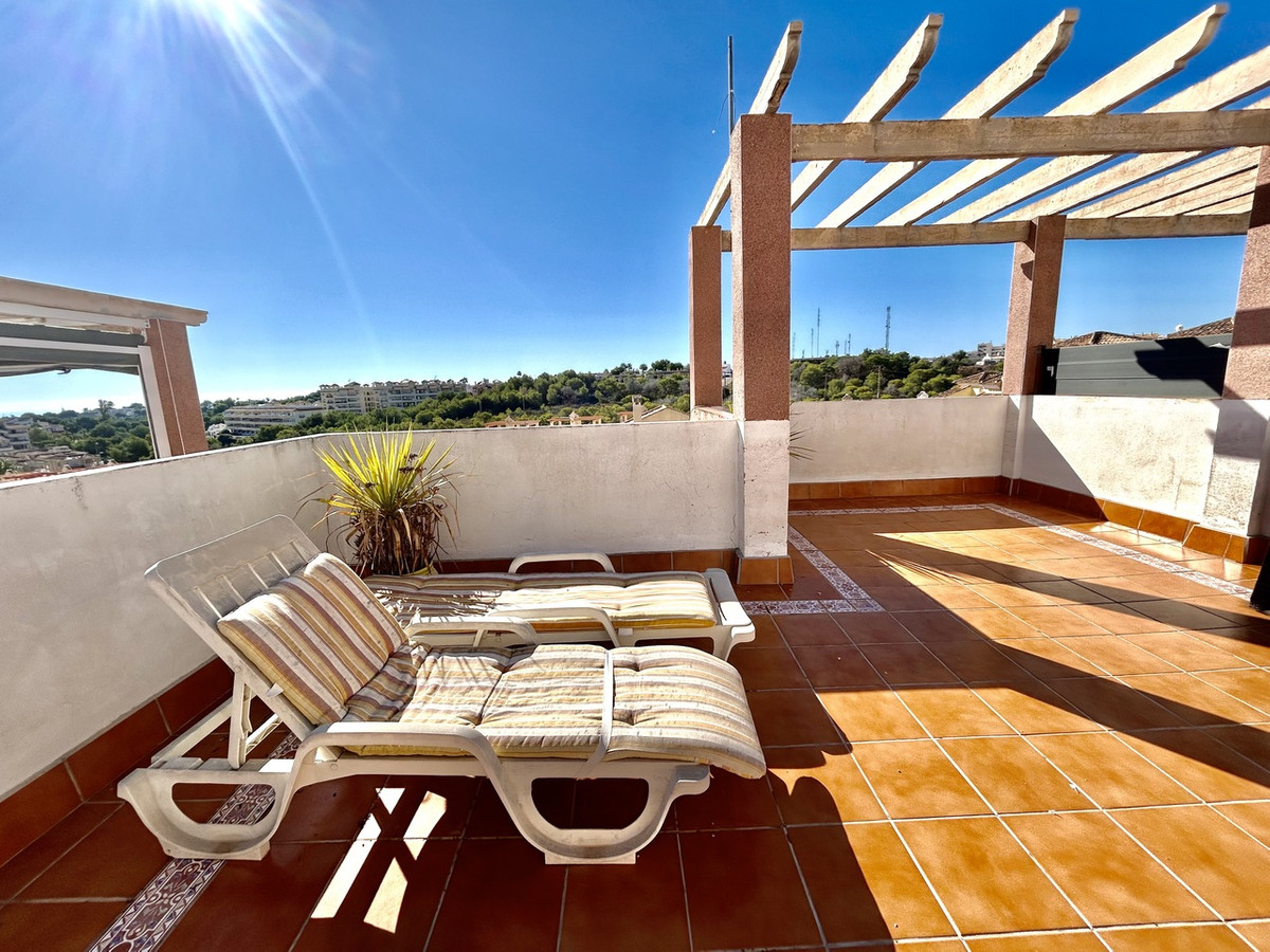 For sale - 2 Bedroom 1 Bathroom Penthouse Apartment in Villamartin - Villamartin  - Alicante