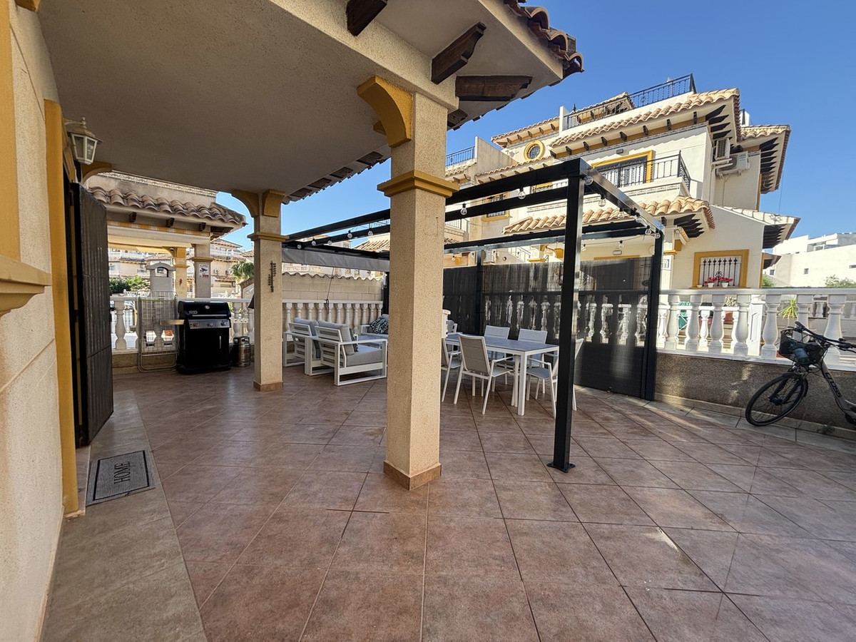 For sale - 3 Bedroom 3 Bathroom House - Townhouse in Orihuela - La Zenia  - Alicante