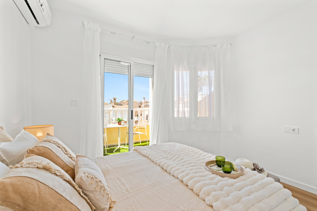 For sale - 2 Bedroom 2 Bathroom House - Townhouse in Orihuela - Villamartin  - Alicante