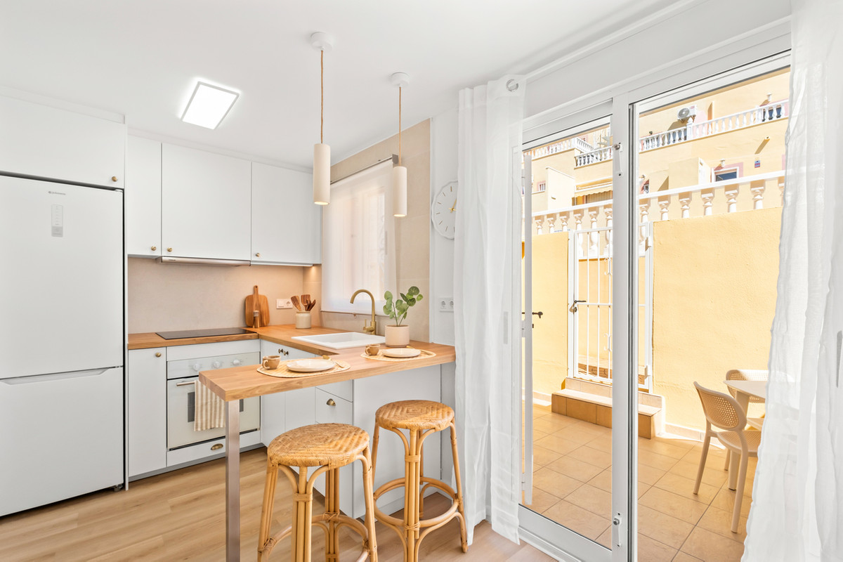 For sale - 2 Bedroom 2 Bathroom House - Townhouse in Orihuela - Villamartin  - Alicante