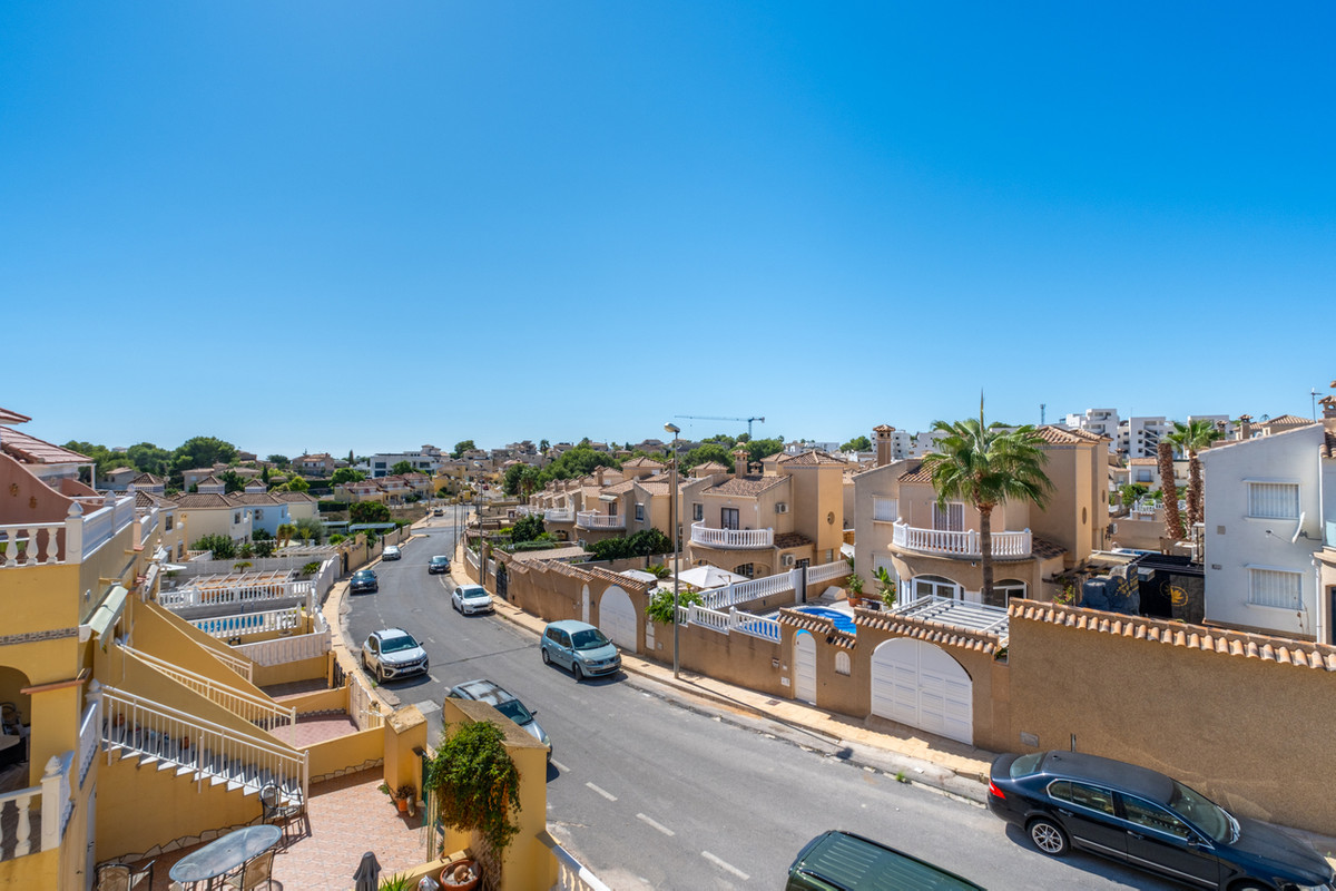 For sale - 2 Bedroom 2 Bathroom House - Townhouse in Orihuela - Villamartin  - Alicante