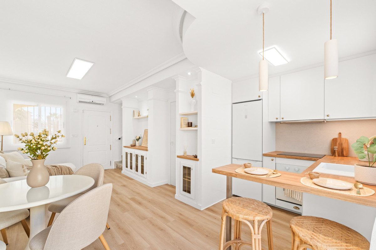 For sale - 2 Bedroom 2 Bathroom House - Townhouse in Orihuela - Villamartin  - Alicante