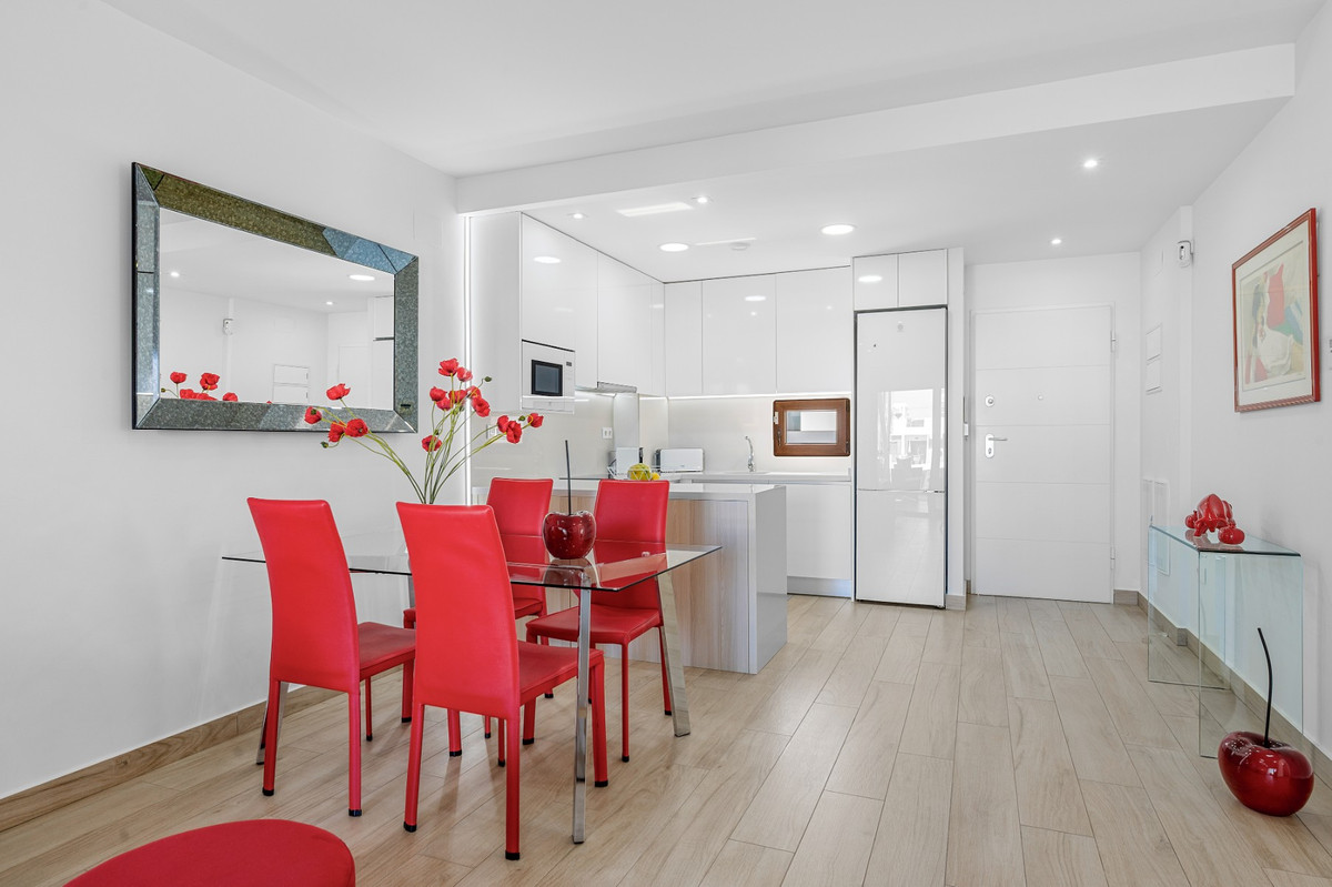 For sale - 2 Bedroom 2 Bathroom Apartment - Penthouse in Torrevieja - Torrevieja Centro  - Alicante