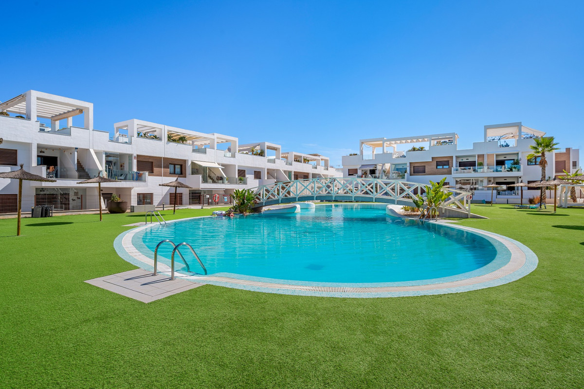 For sale - 2 Bedroom 2 Bathroom Apartment - Penthouse in Torrevieja - Torrevieja Centro  - Alicante