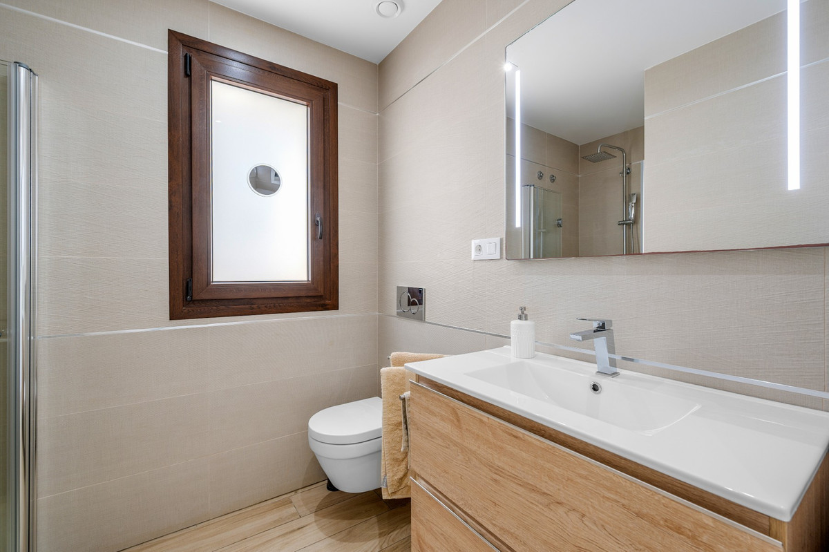 For sale - 2 Bedroom 2 Bathroom Apartment - Penthouse in Torrevieja - Torrevieja Centro  - Alicante