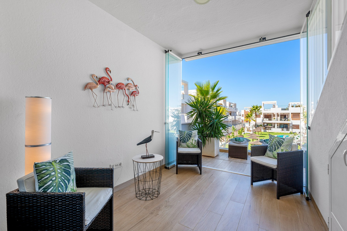 For sale - 2 Bedroom 2 Bathroom Apartment - Penthouse in Torrevieja - Torrevieja Centro  - Alicante
