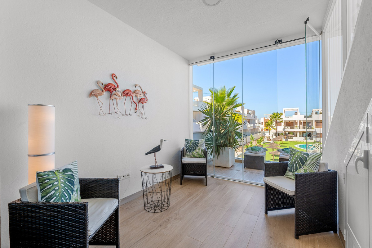 For sale - 2 Bedroom 2 Bathroom Apartment - Penthouse in Torrevieja - Torrevieja Centro  - Alicante