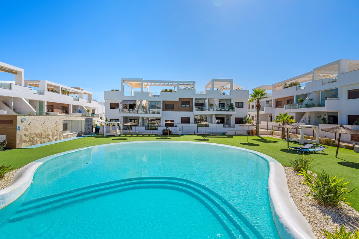 For sale - 2 Bedroom 2 Bathroom Apartment - Penthouse in Torrevieja - Torrevieja Centro  - Alicante