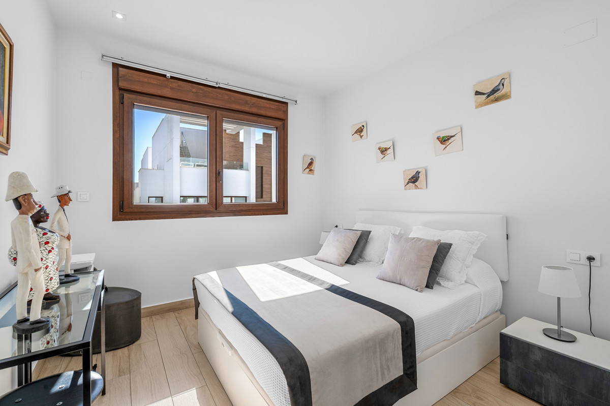 For sale - 2 Bedroom 2 Bathroom Apartment - Penthouse in Torrevieja - Torrevieja Centro  - Alicante