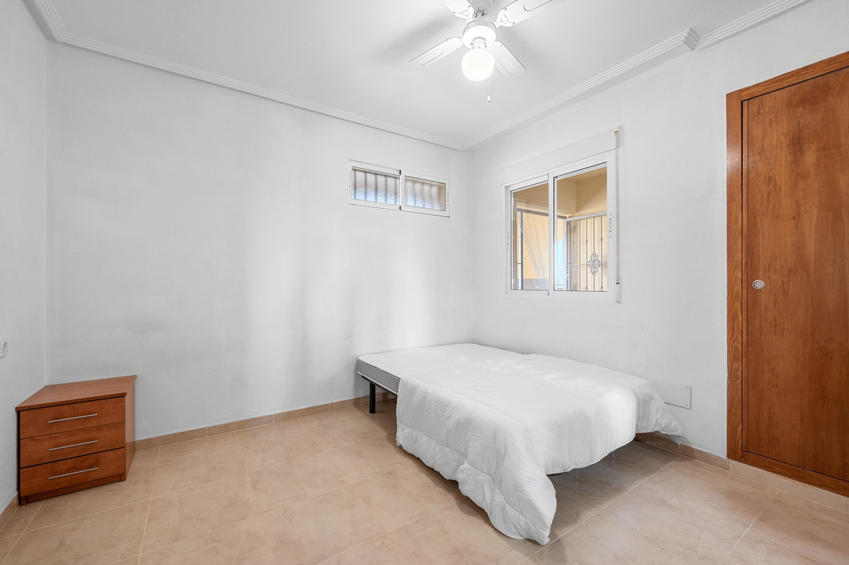For sale - 3 Bedroom 2 Bathroom Apartment - Middle Floor Apartment in Orihuela - Orihuela Costa  - Alicante