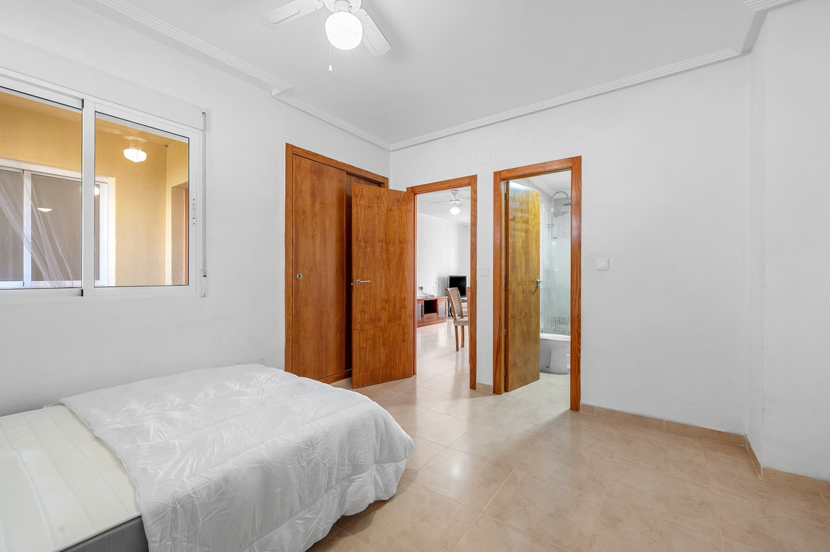 For sale - 3 Bedroom 2 Bathroom Apartment - Middle Floor Apartment in Orihuela - Orihuela Costa  - Alicante