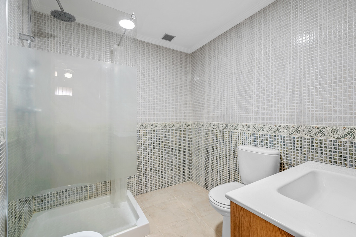 For sale - 3 Bedroom 2 Bathroom Apartment - Middle Floor Apartment in Orihuela - Orihuela Costa  - Alicante