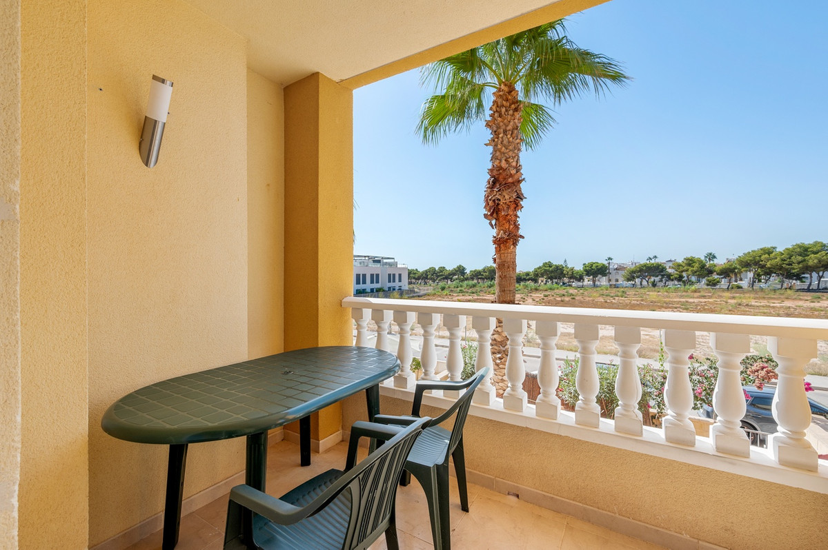 For sale - 3 Bedroom 2 Bathroom Apartment - Middle Floor Apartment in Orihuela - Orihuela Costa  - Alicante