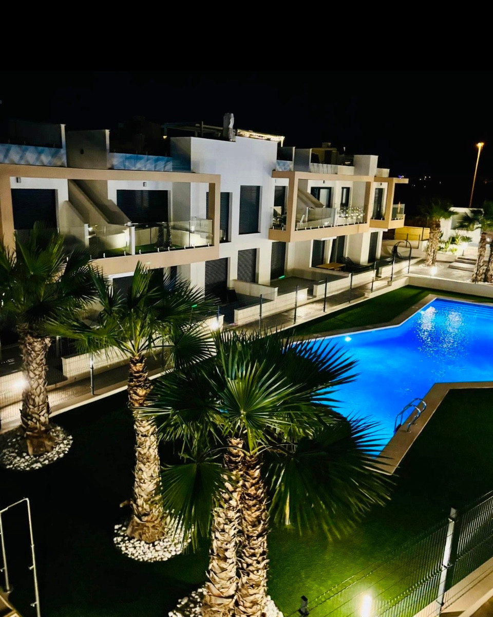 For sale - 2 Bedroom 2 Bathroom Apartment - Ground Floor Apartment in Orihuela - Villamartin  - Alicante