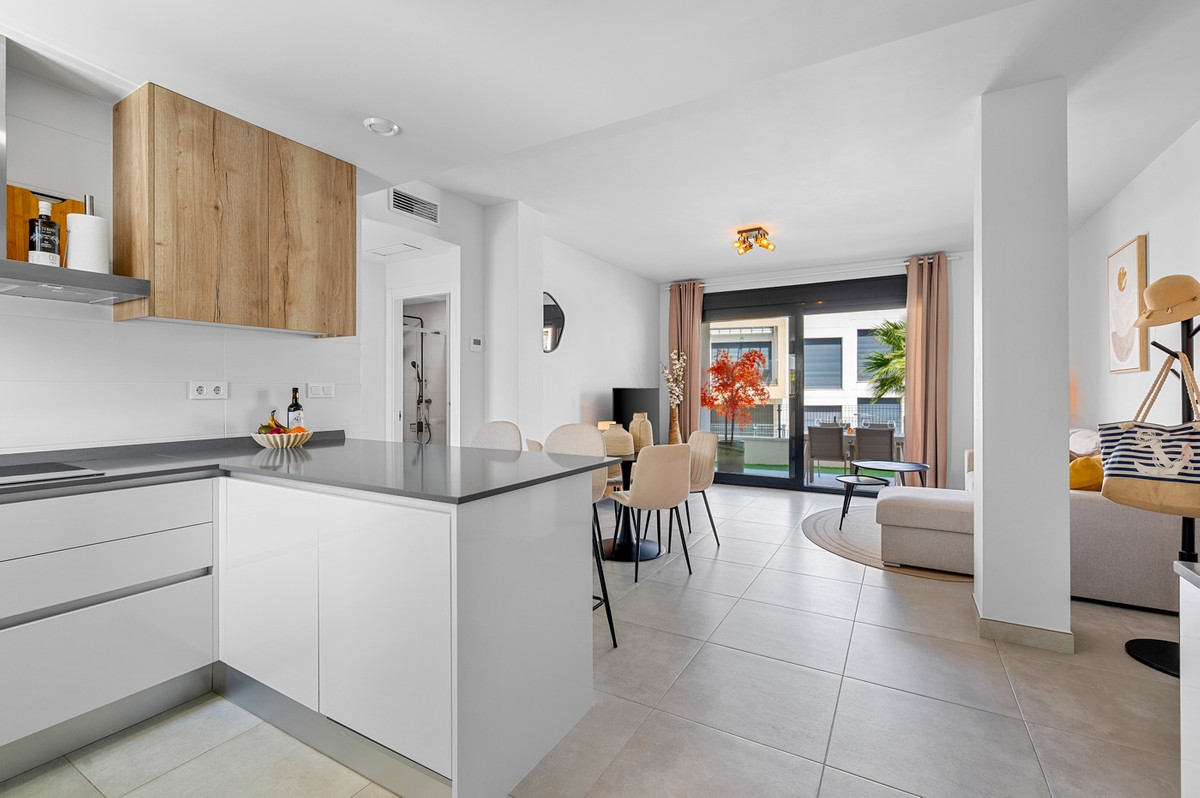 For sale - 2 Bedroom 2 Bathroom Apartment - Ground Floor Apartment in Orihuela - Villamartin  - Alicante