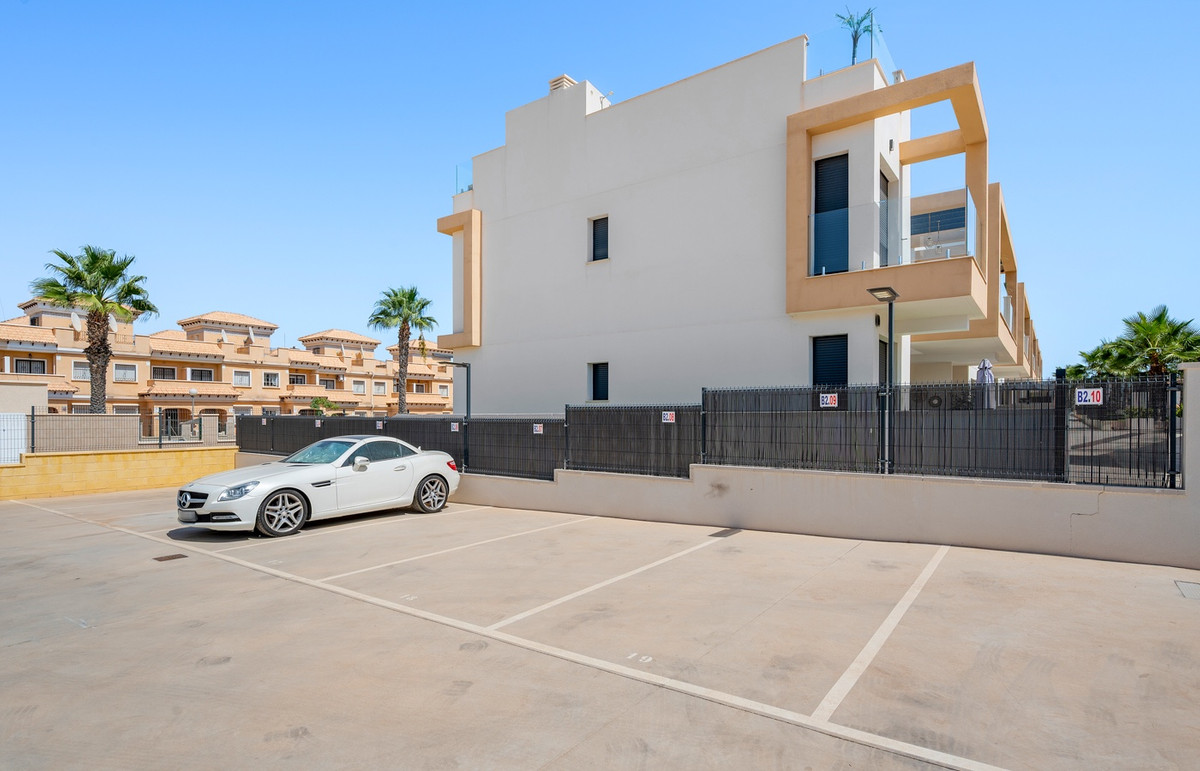 For sale - 2 Bedroom 2 Bathroom Apartment - Ground Floor Apartment in Orihuela - Villamartin  - Alicante
