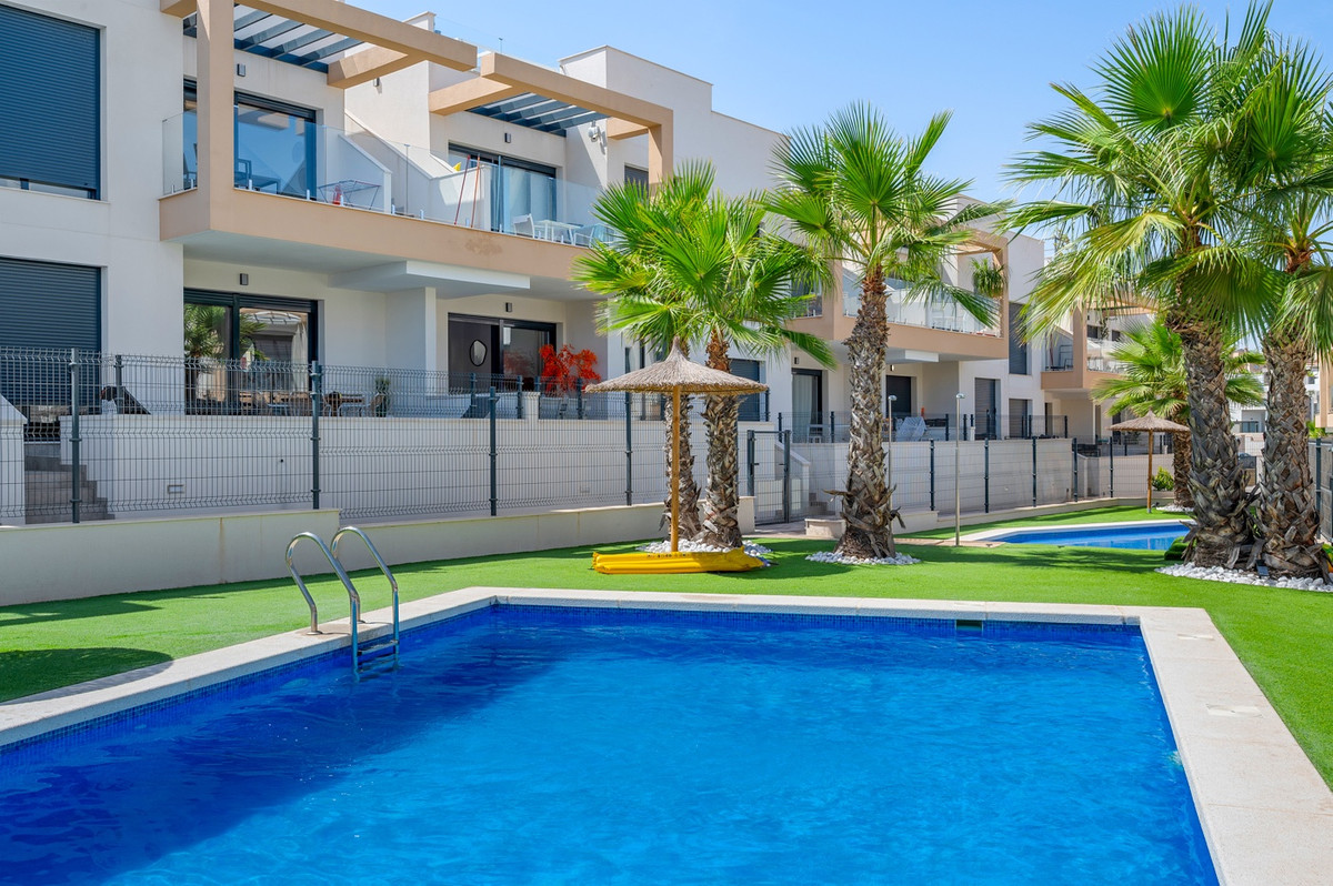 For sale - 2 Bedroom 2 Bathroom Apartment - Ground Floor Apartment in Orihuela - Villamartin  - Alicante