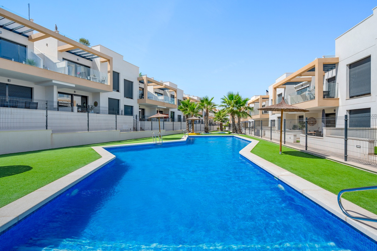 For sale - 2 Bedroom 2 Bathroom Apartment - Ground Floor Apartment in Orihuela - Villamartin  - Alicante