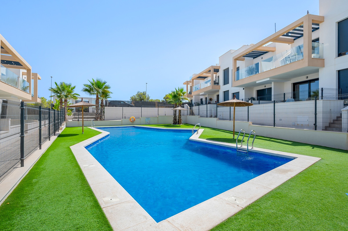 For sale - 2 Bedroom 2 Bathroom Apartment - Ground Floor Apartment in Orihuela - Villamartin  - Alicante