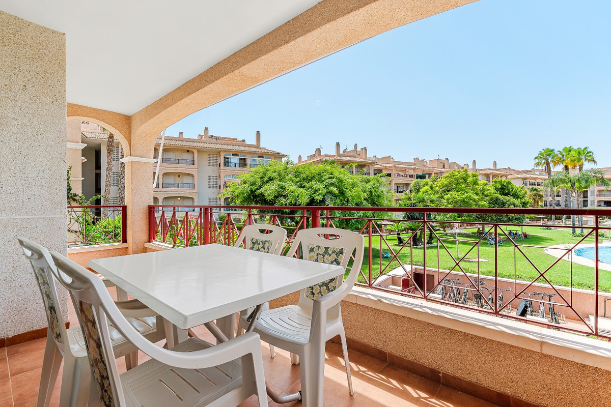 For sale - 2 Bedroom 2 Bathroom Apartment - Middle Floor Apartment in Orihuela - Playa Flamenca  - Alicante