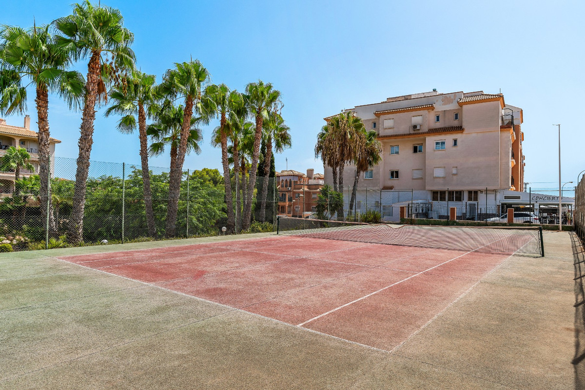 For sale - 2 Bedroom 2 Bathroom Apartment - Middle Floor Apartment in Orihuela - Playa Flamenca  - Alicante