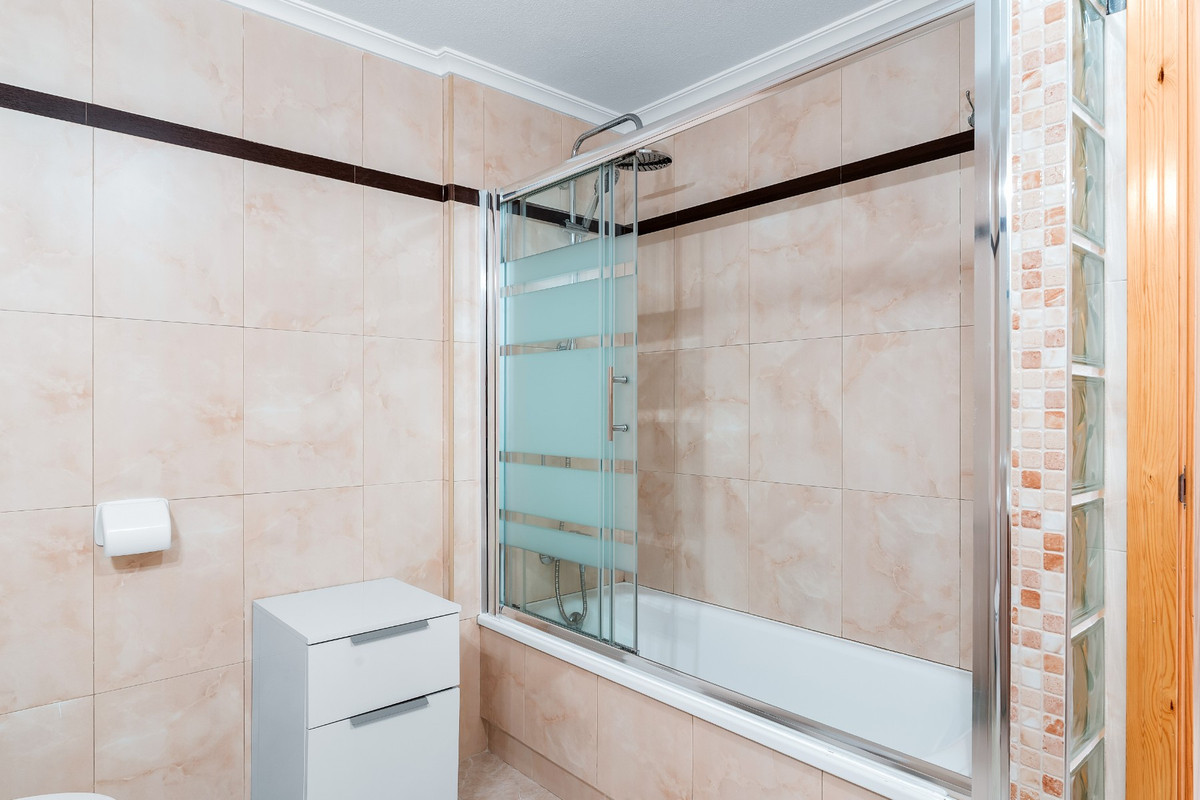 For sale - 2 Bedroom 2 Bathroom Apartment - Middle Floor Apartment in Orihuela - Playa Flamenca  - Alicante