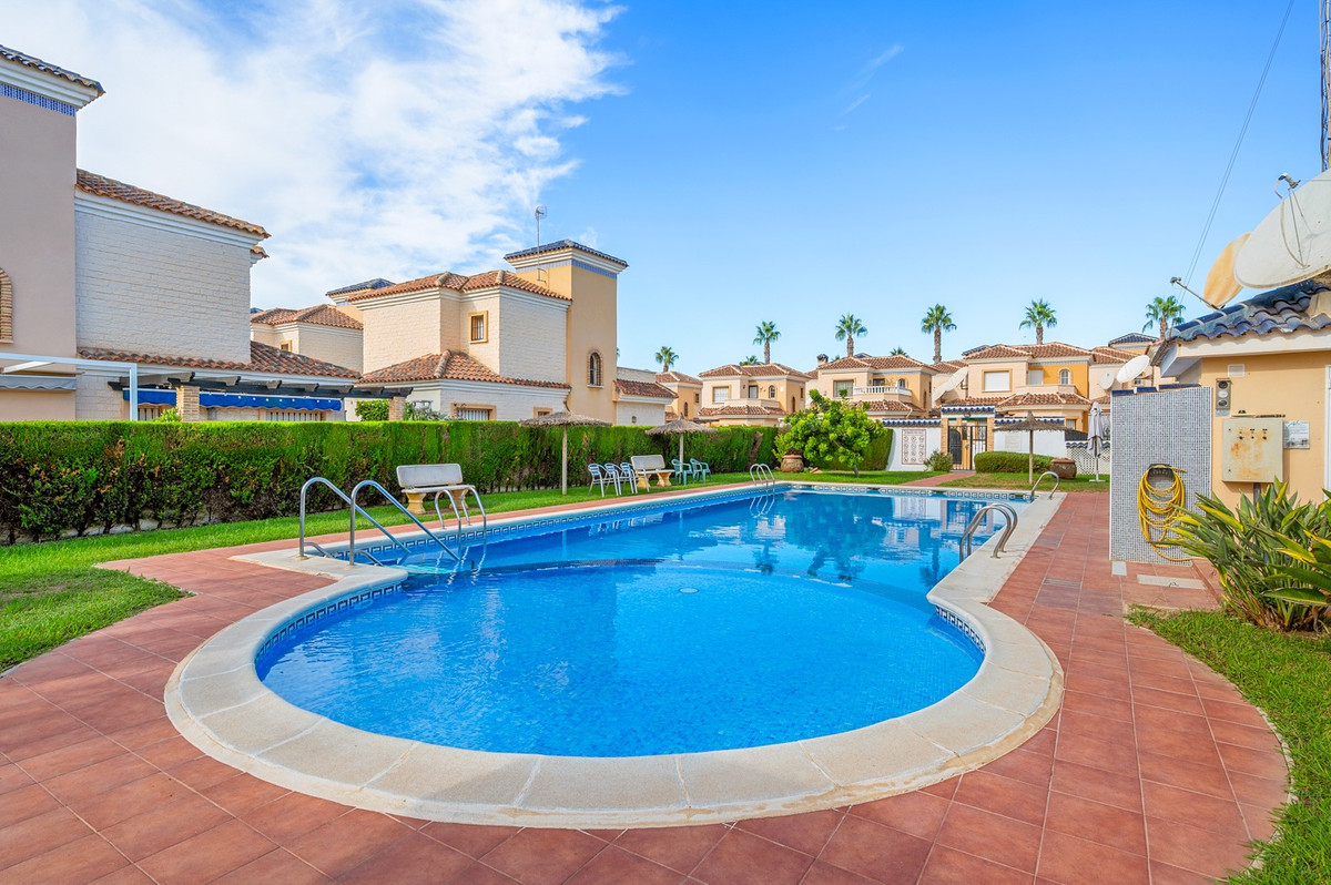 For sale - 3 Bedroom 2 Bathroom House - Detached Villa in Guardamar del Segura - Guardamar del Segura Centro  - Alicante