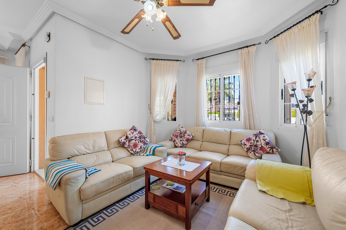 For sale - 3 Bedroom 2 Bathroom House - Detached Villa in Guardamar del Segura - Guardamar del Segura Centro  - Alicante