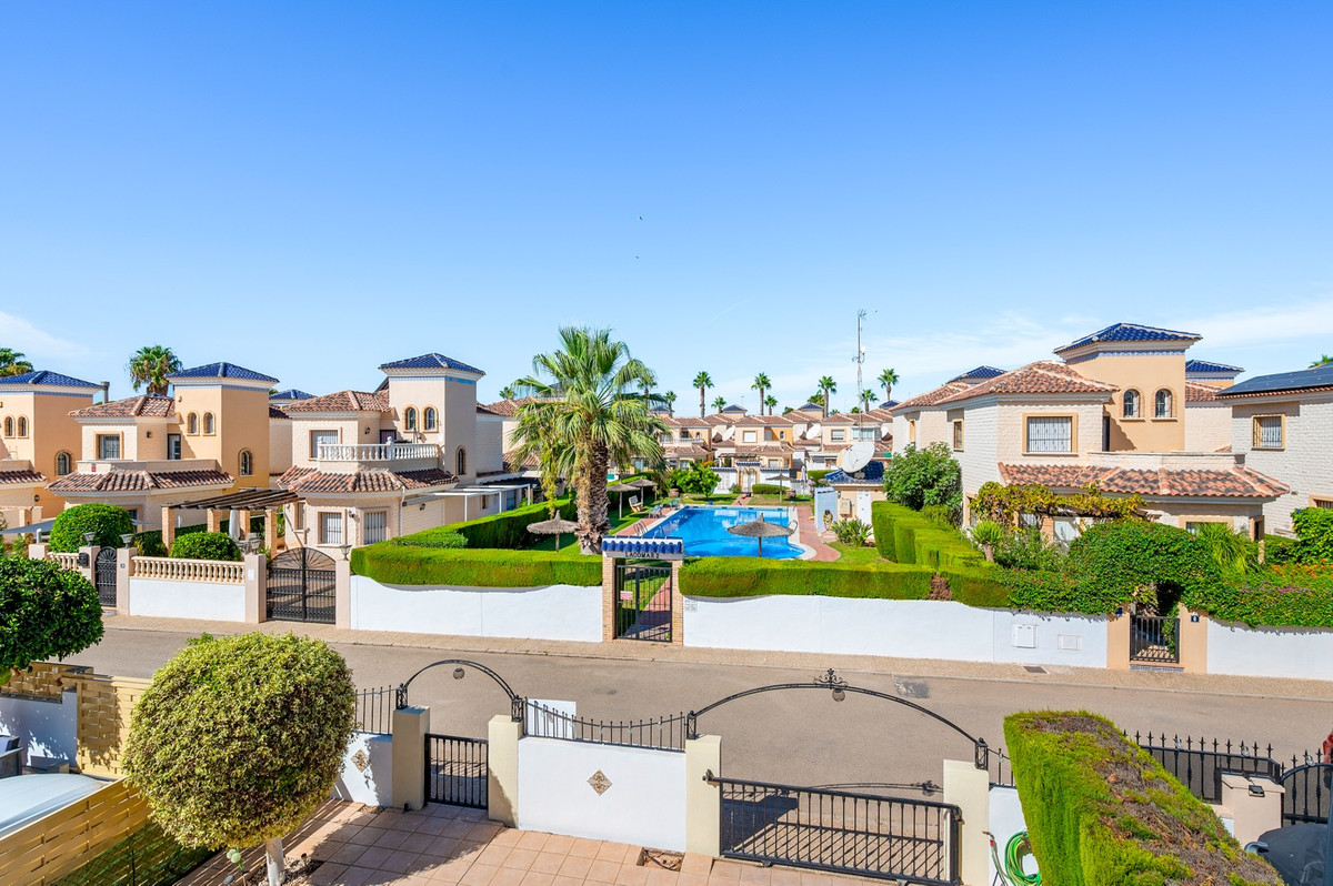 For sale - 3 Bedroom 2 Bathroom House - Detached Villa in Guardamar del Segura - Guardamar del Segura Centro  - Alicante