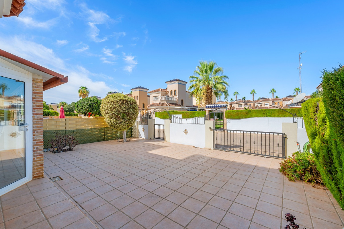 For sale - 3 Bedroom 2 Bathroom House - Detached Villa in Guardamar del Segura - Guardamar del Segura Centro  - Alicante