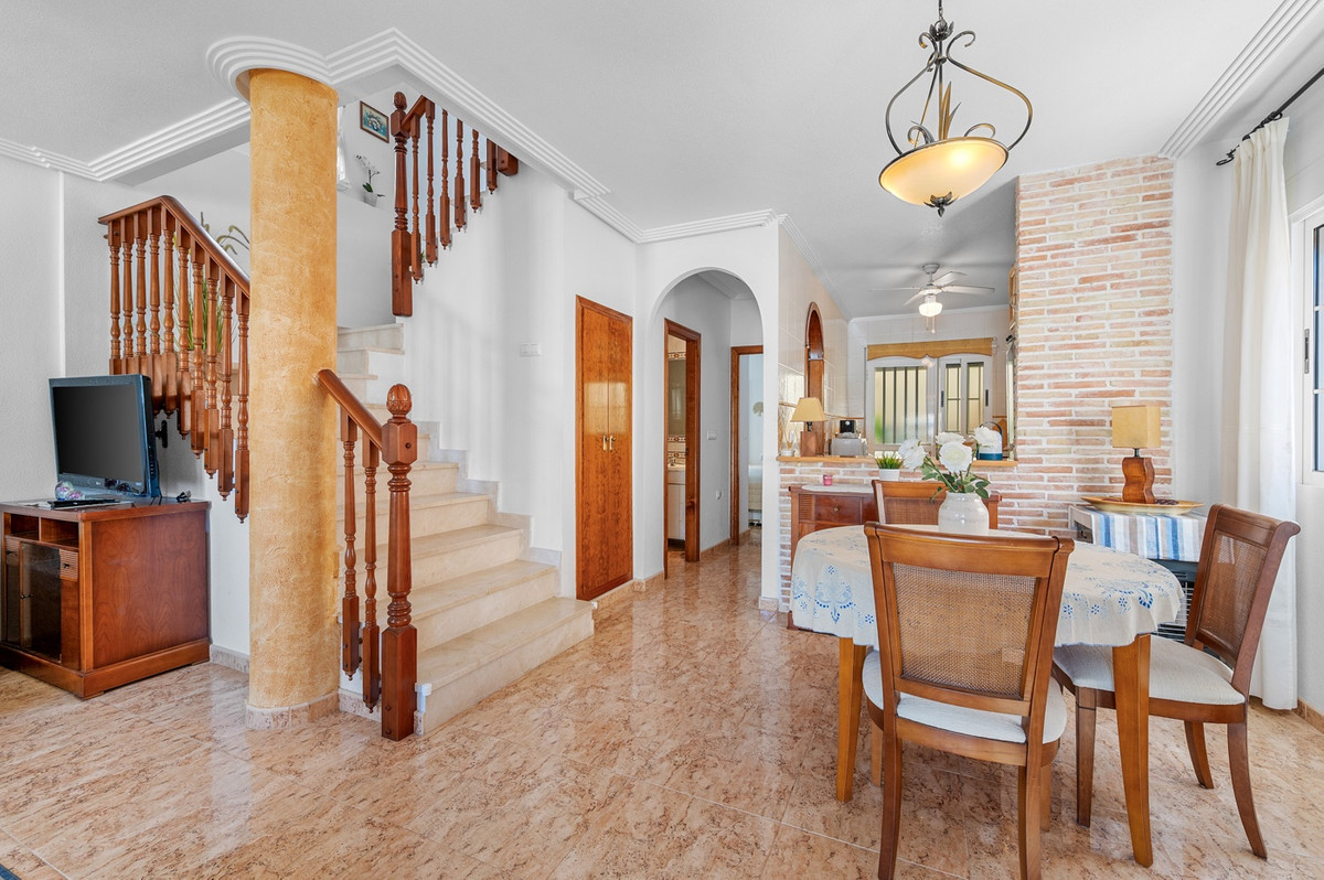 For sale - 3 Bedroom 2 Bathroom House - Detached Villa in Guardamar del Segura - Guardamar del Segura Centro  - Alicante
